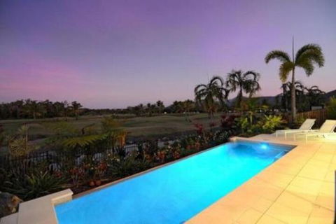 4 Cascade House Luxury Holiday Home - Accommodation Redcliffe 0