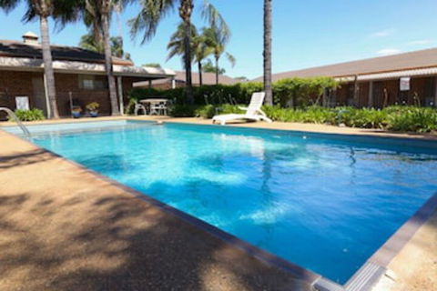 Exies Bagtown - Sunshine Coast Guide 0