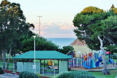 Pier Number 10 - Accommodation QLD 2