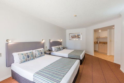 Ramada By Wyndham Hope Harbour - Victoria Tourism 4