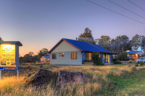 Highland Cabins And Cottages - Accommodation Sunshine Coast 3