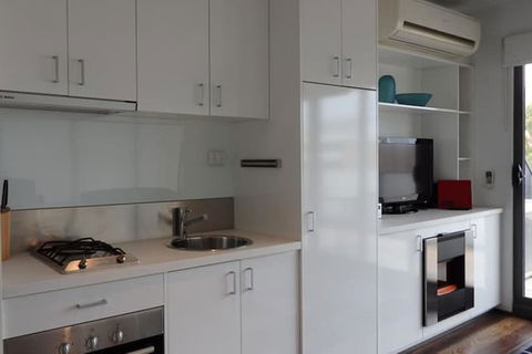 Hiigh Apartments - Accommodation Batemans Bay 2