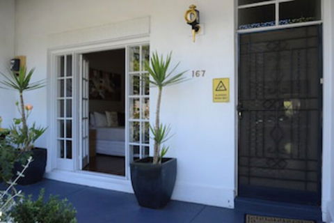Birches Townhouse - Accommodation Find 0