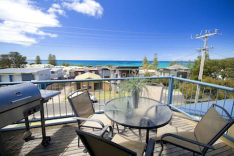 Lorne Ocean Sun Apartments - Yamba Accommodation 0