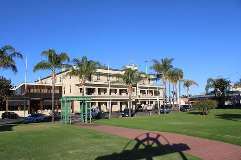 Renmark Hotel Motel - Holiday Melbourne 3