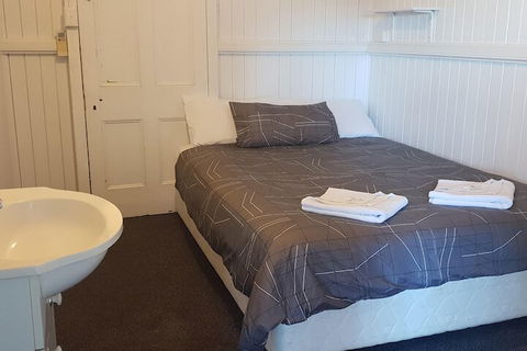 Queens Arms Hotel - Tweed Heads Accommodation 3