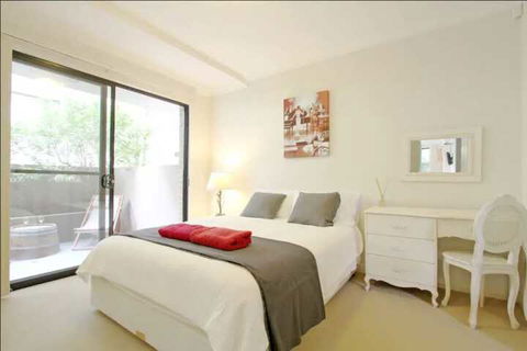 Bondi Beach Garden Apartment - Accommodation Find 4