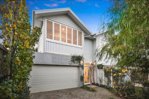 Sailaway Beach House - Holiday Sydney 0