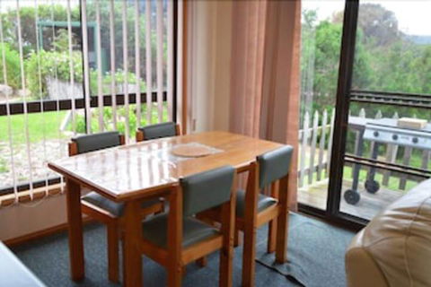 Coles Bay Waterfronter 2 - Accommodation Brisbane 5
