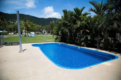 NRMA Airlie Beach Holiday Park - Lightning Ridge Tourism 4