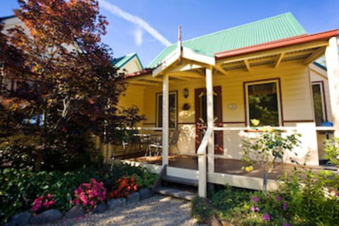 Autumn Abode Cottages Two - Casino Accommodation 0