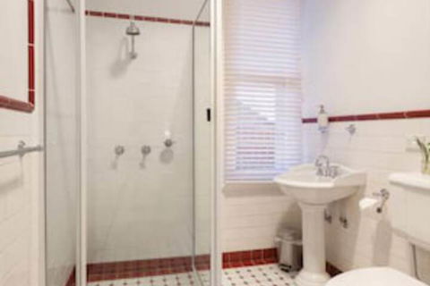 Bathurst Royal Apartments - Accommodation Ballina 2