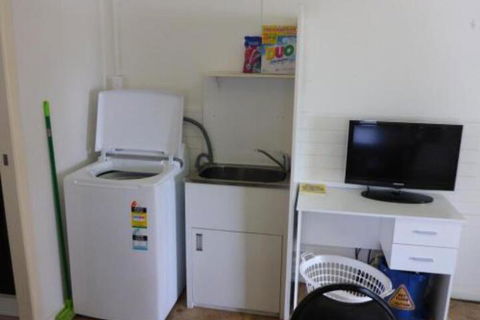 Kennys Cabin - Kawana Tourism 7