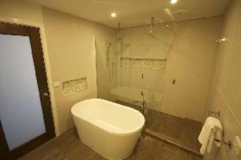 Mayfair Serviced Apartments - Northern Rivers Accommodation 0