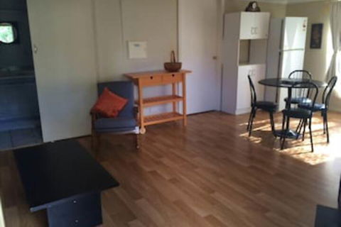 Ocean Vines Retreat - Accommodation Newcastle 4