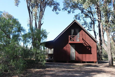 Krinklewood Cottage & Train Carriages - Accommodation Ballina 5