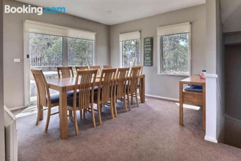 Alpine Edge - Sunshine Coast Guide 2