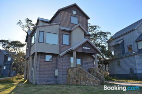 Alpine Edge - Sunshine Coast Guide 0