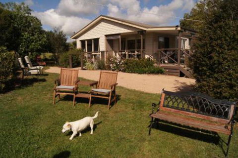 Emerald Hills Cottage - Accommodation Ballina 0