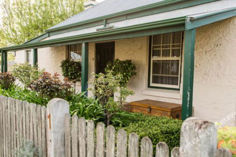 Georgies Cottage - Accommodation NSW 2