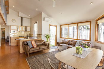 Boutique Stays Elwood Beaches 3 - Holiday Melbourne 0