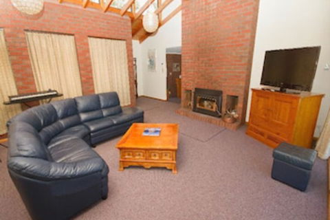 Derwent Retreat - Accommodation Asia 0