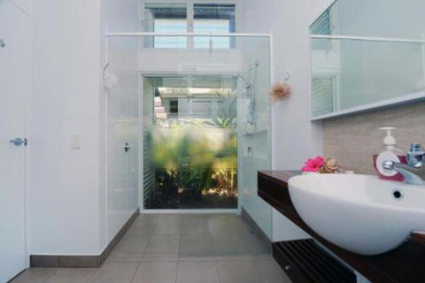 Hove To B & B - Broome Tourism 5