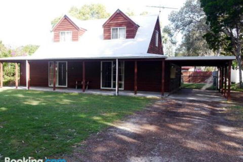 Wyndham Lodge - Accommodation Newcastle 0