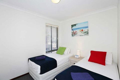 Scarborough Beach Front Resort Shell 4 - Accommodation in Bendigo 6