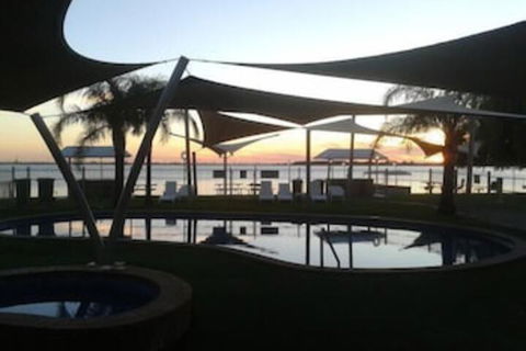 Lake Edge Resort - Accommodation Tasmania 3