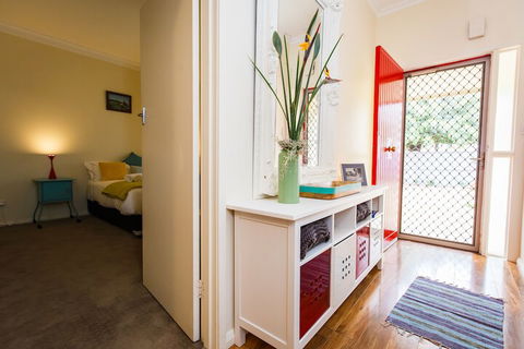 Indulge Homes - 77 Olive - Whitsundays Tourism 1