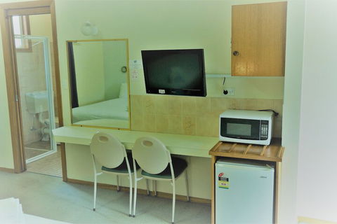 Gosford Inn Motel - Holiday Adelaide 2