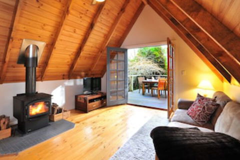 Santosa Cottage - WA Accommodation 0