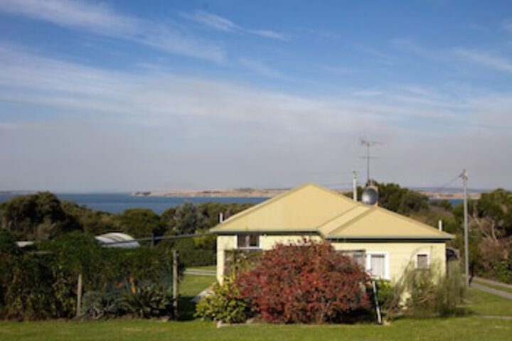 Lady Barron TAS WA Accommodation