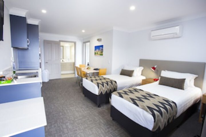 Altitude Motel Apartments - thumb 0