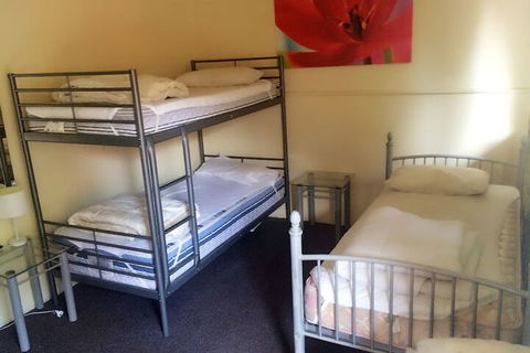St Kilda Hostel - Holiday Sydney 2
