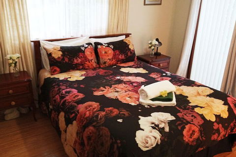 Treenbrook Cottages - Victoria Tourism 7