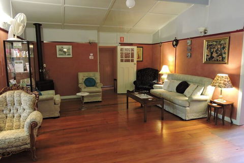 Kubba Roonga Guesthouse - Luxury Spa Retreat - Accommodation QLD 5
