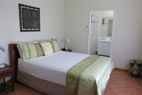 Ochre Moon B&B - Victoria Tourism 5