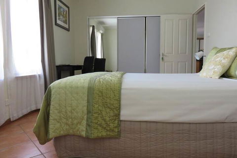 Ochre Moon B&B - Victoria Tourism 7