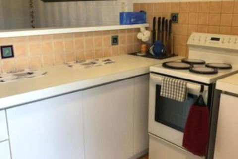 Lous Place - Accommodation Directory 4