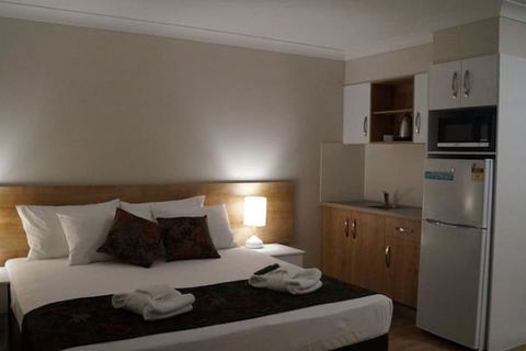 Castle Crest Motel - Accommodation NSW 6