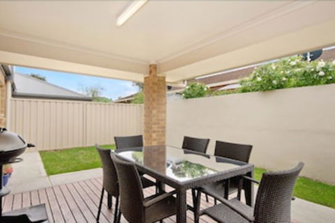 Fringe Apartments - Tourism Townsville 4