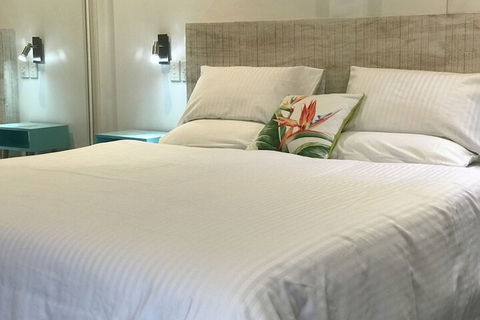 Garasu Lodge - Cruises Travel 2