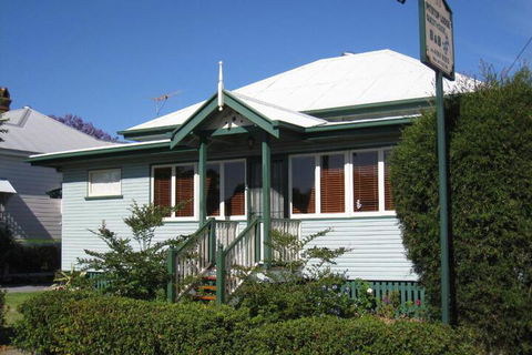 Pitstop Lodge Guesthouse B & B - Tourism Townsville 2