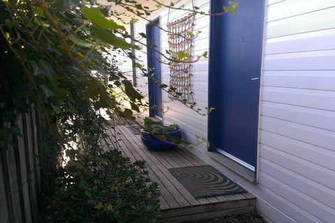 Springtide Studio Apartments - Hobart Tourism 1