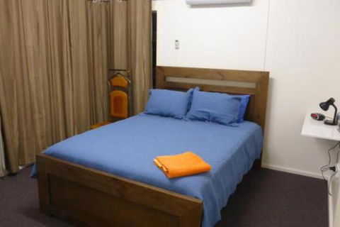 Holiday House Clermont - Tourism Townsville 6