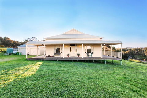 Hopkins River Homestead - Rejuvenate Stays - Wagga Wagga Accommodation 1