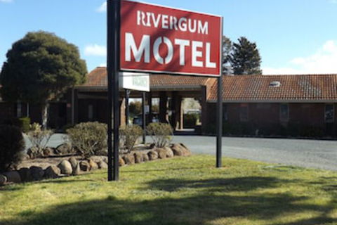 Rivergum Motel - Sunshine Coast Guide 0