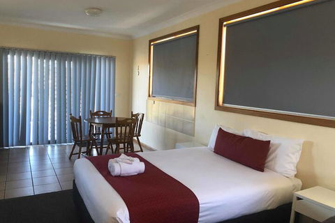 Coastal Bay Motel Coffs Harbour - Townsville Tourism 1